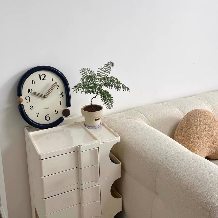 Minimalist Analog Wall Clock - Unique Design - Aluminum Style