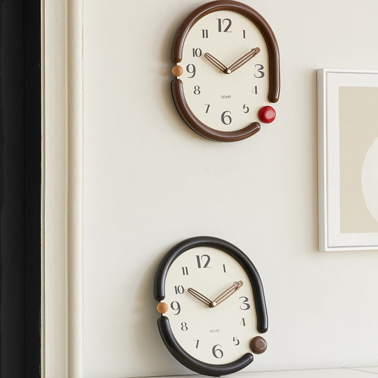 Minimalist Analog Wall Clock - Unique Design - Aluminum Style