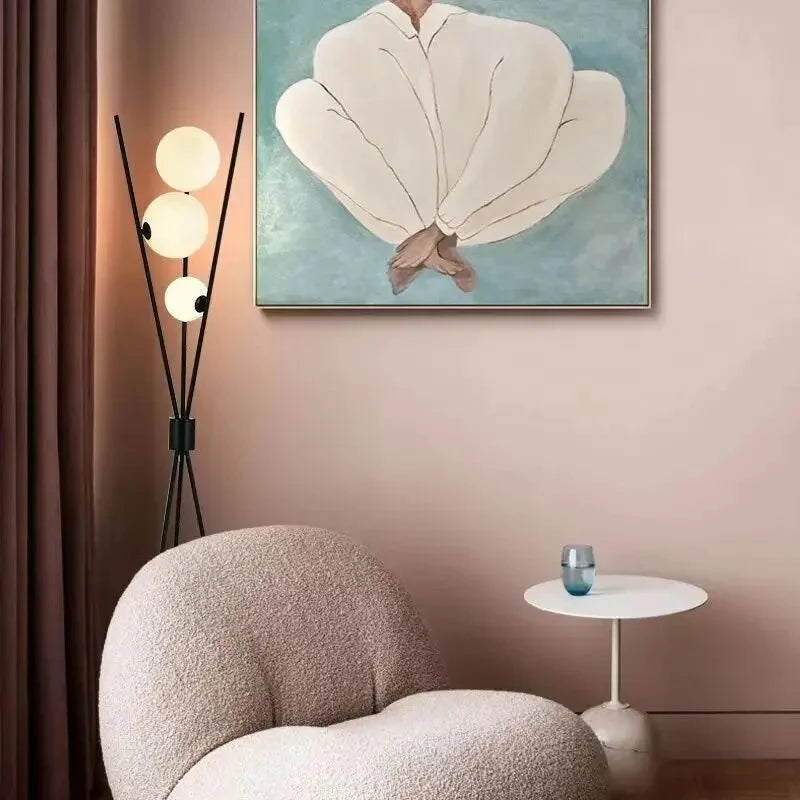 Modern Moon Design Floor Lamp - Dynamic Lighting - Elegant Design
