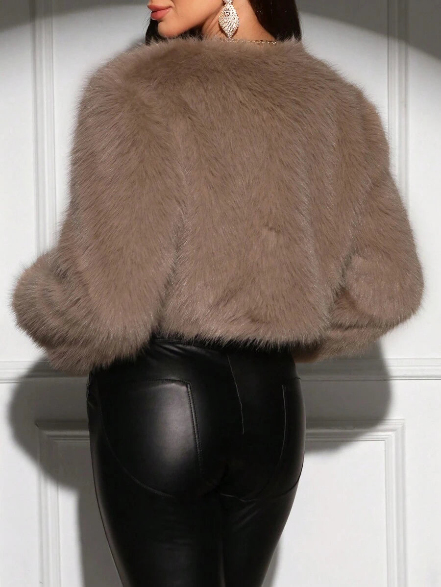 Faux Fur Fluffy Coat – Women's Cropped Winter Jacket – Long Sleeve
