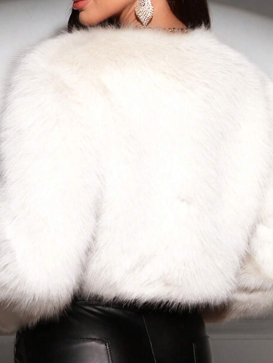 Faux Fur Fluffy Coat – Women's Cropped Winter Jacket – Long Sleeve