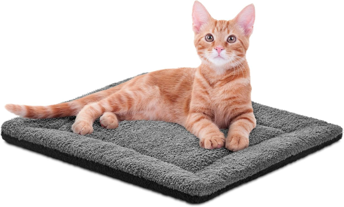 Self-Warming Cat Bed Pad, Self-Heating Thermal Cat and Dog Bed Mat, Cat Warmer Mat for Feral and Indoor Cats, Gray/Black 21 X 17 Inches