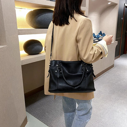Simple Single Leather Shoulder Bag - Swiss Craftsmanship