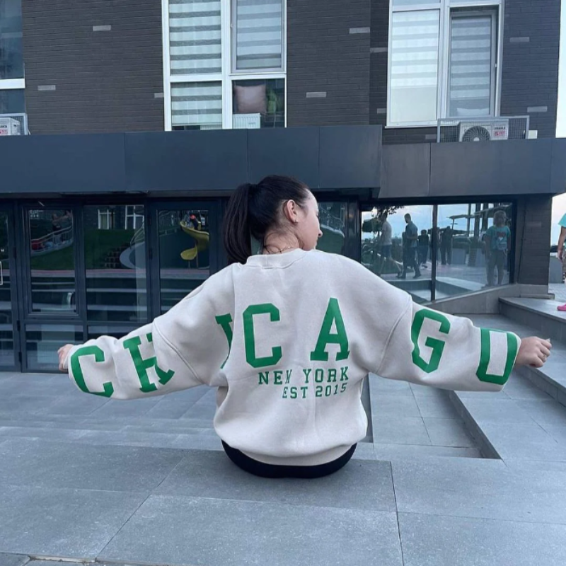 Chicago Letter Graphic Drop Shoulders Oversized Sweatshirt Women