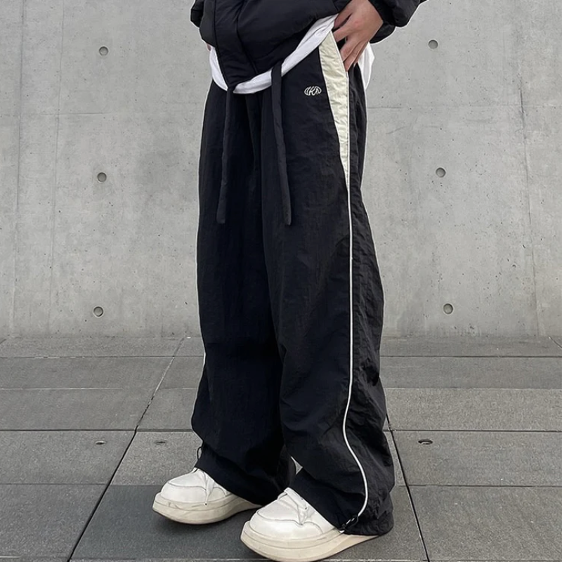 White Stripe Baggy Pants Man