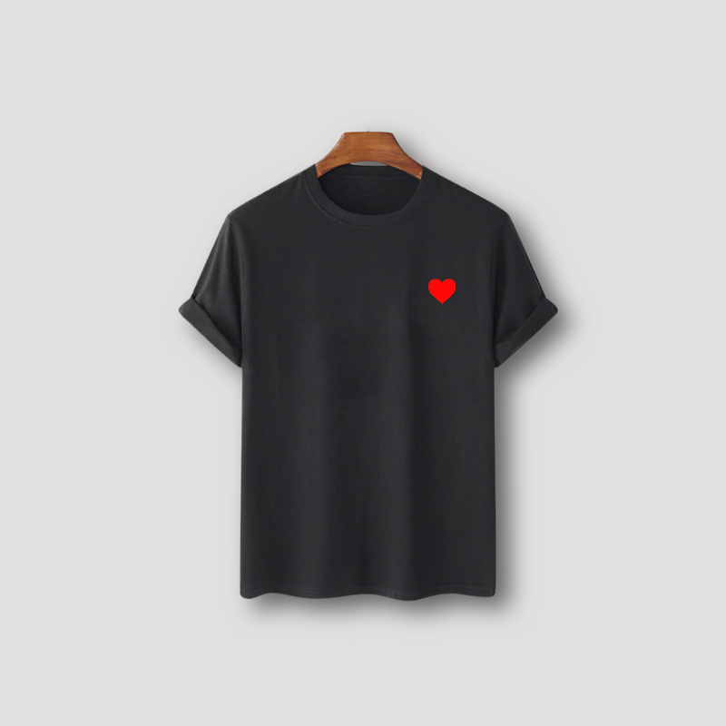 Red Heart Graphic T Shirt